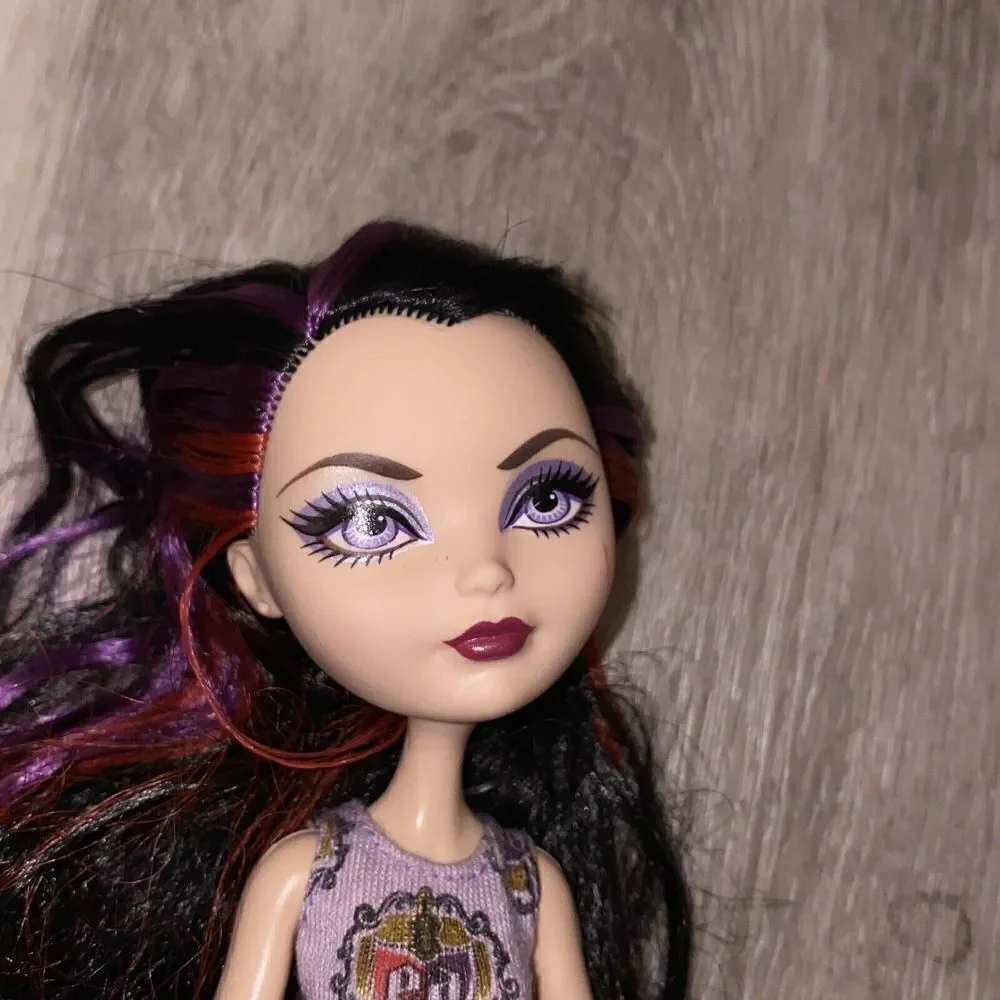 Ever After High RAVEN Queen School Spirit Doll